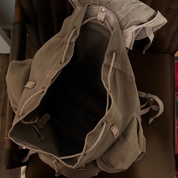 WWII era Backpack - Picture 4 of 4